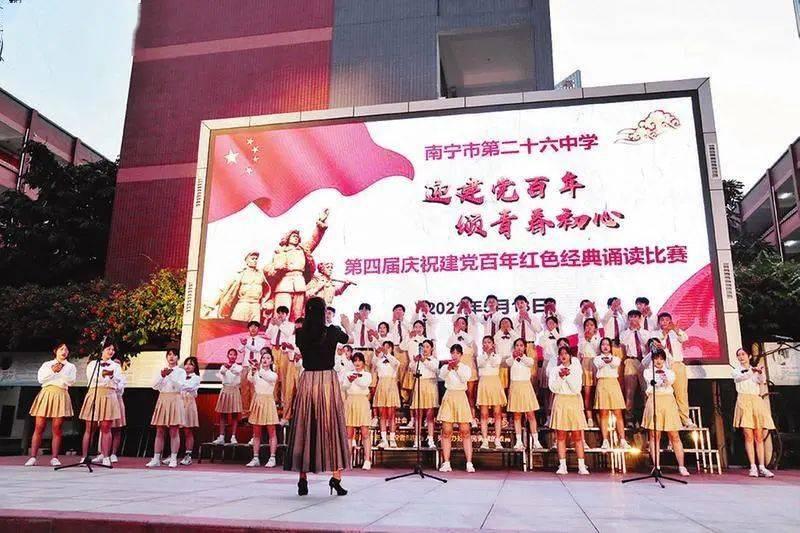 今天女孩说辛苦你还跑一趟怎么回复她？