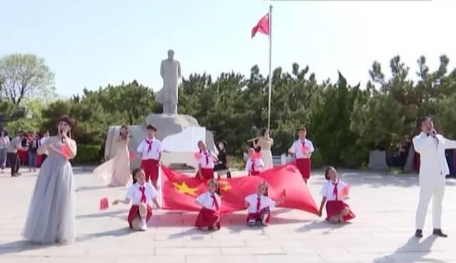 巴因德尔:训练中会和队友彼此竞争,但在球场外我们关系融洽