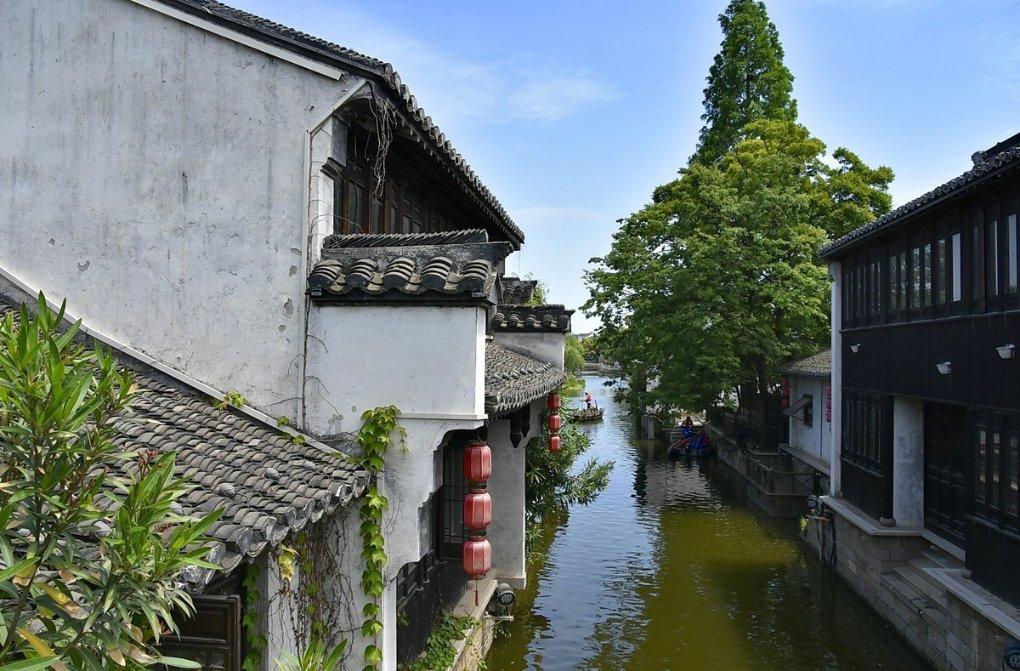 疫情期间如果去锦江妇幼生娃儿，家属可以陪伴不安？还是说只能自己进去