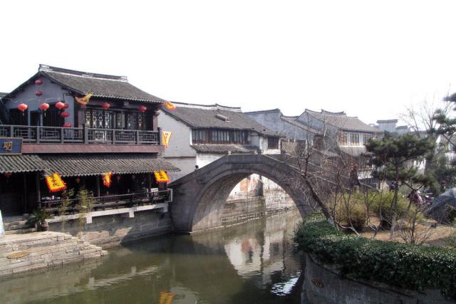 逃离世界杯现场