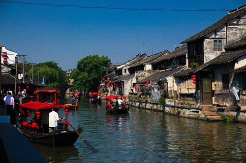 为什么揽巡是年轻人的“新宠”？强劲动力+高颜值